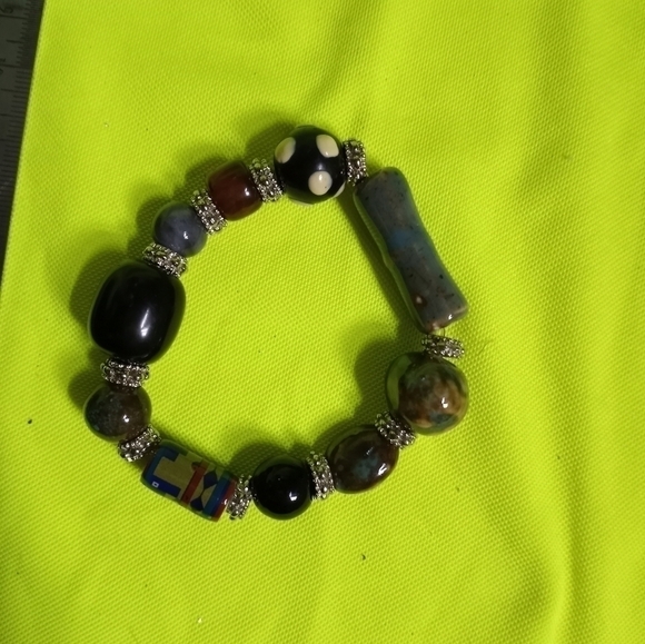 Multi color stretch beaded Bracelet clay beads silvertone accents - Picture 4 of 4